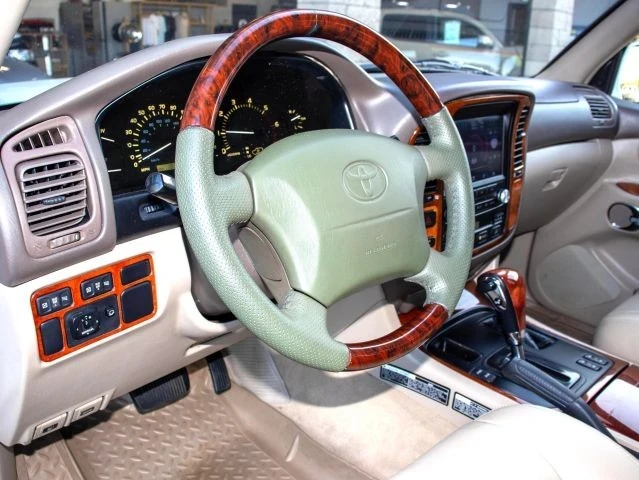 2001 Lexus LX 2nd Gen - Image 13 of 20