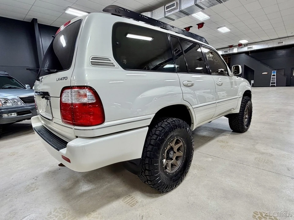 2001 Lexus LX 2nd Gen - Image 7 of 12