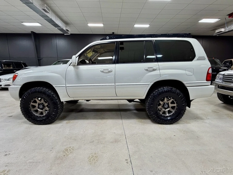 2001 Lexus LX 2nd Gen - Image 12 of 12