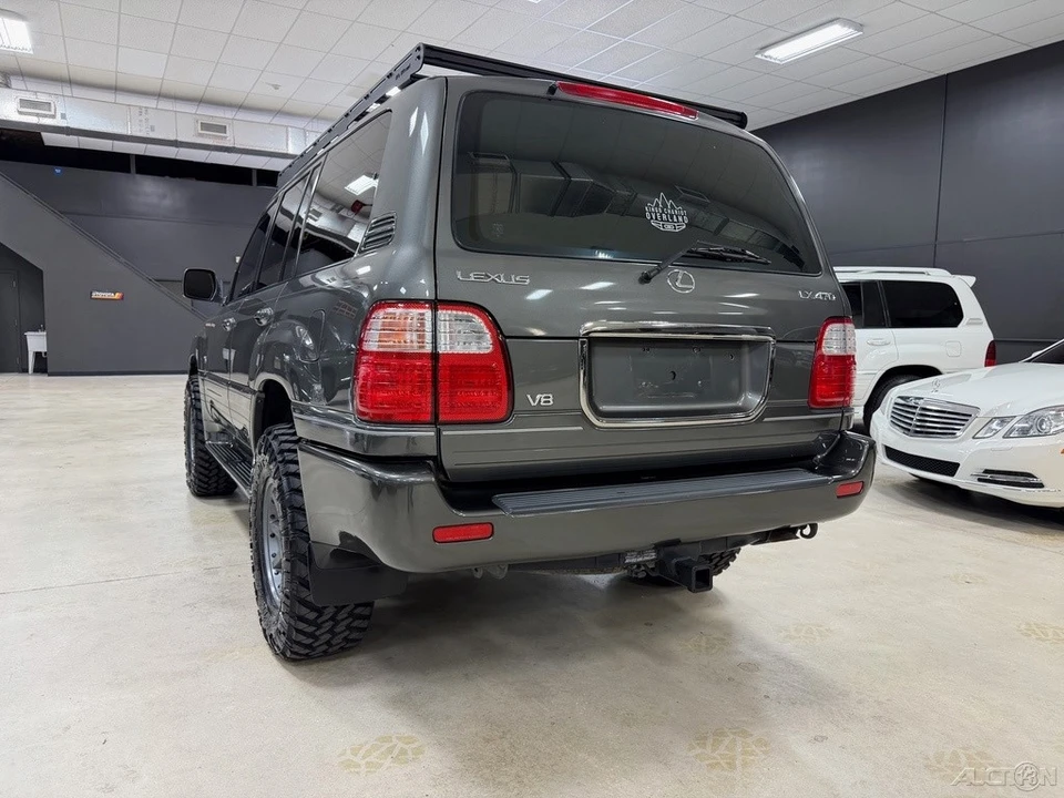 2001 Lexus LX 2nd Gen - Image 12 of 12