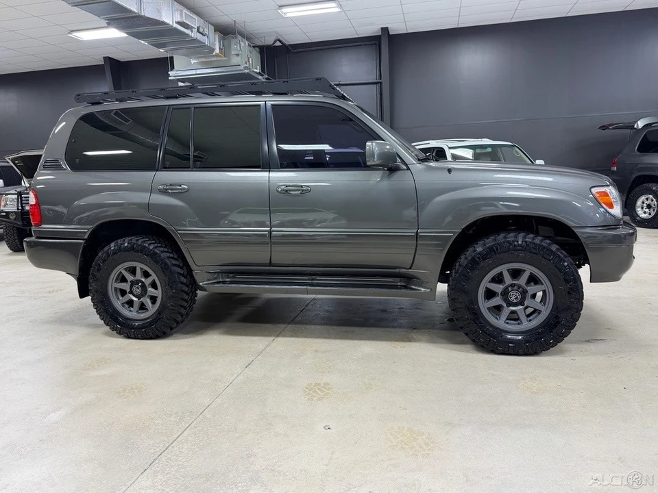 2001 Lexus LX 2nd Gen - Image 7 of 12