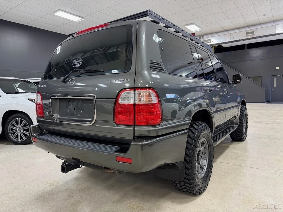 2001 Lexus LX 2nd Gen - Image 9 of 12