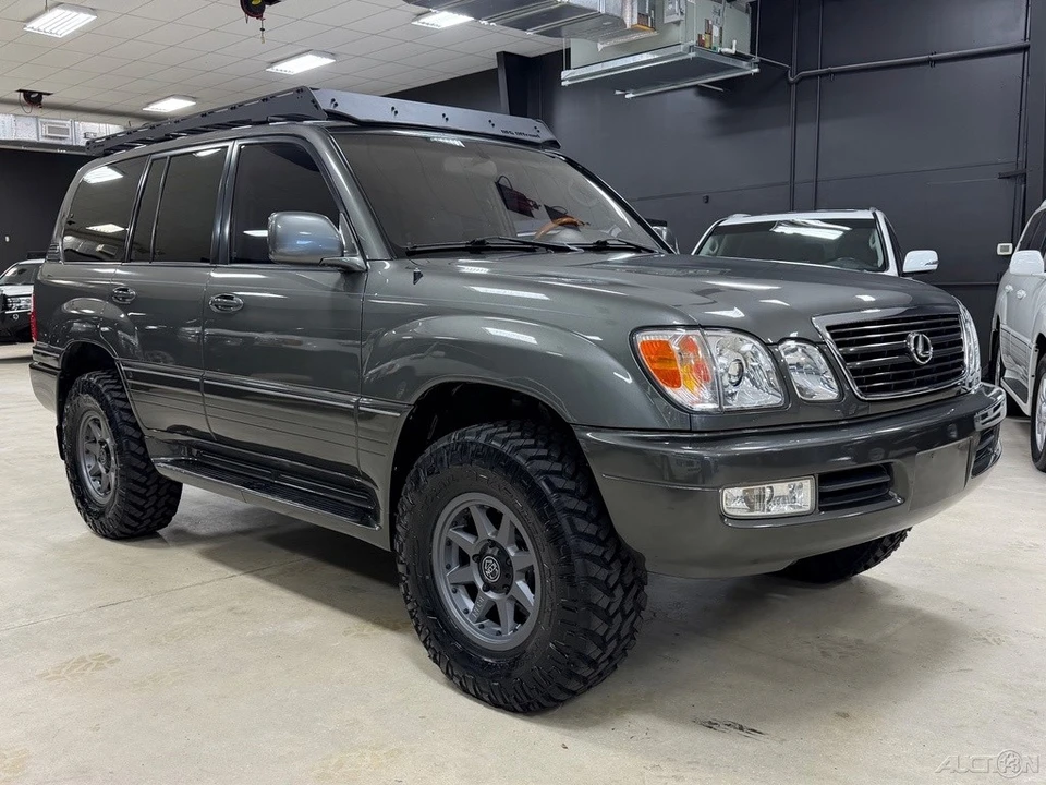 2001 Lexus LX 2nd Gen - Image 6 of 12