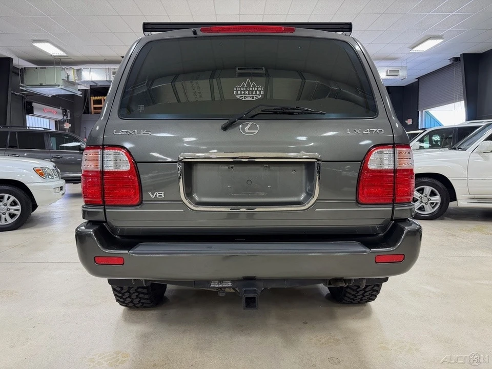 2001 Lexus LX 2nd Gen - Image 11 of 12