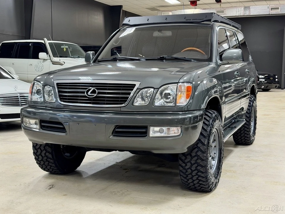 2001 Lexus LX 2nd Gen - Image 3 of 12