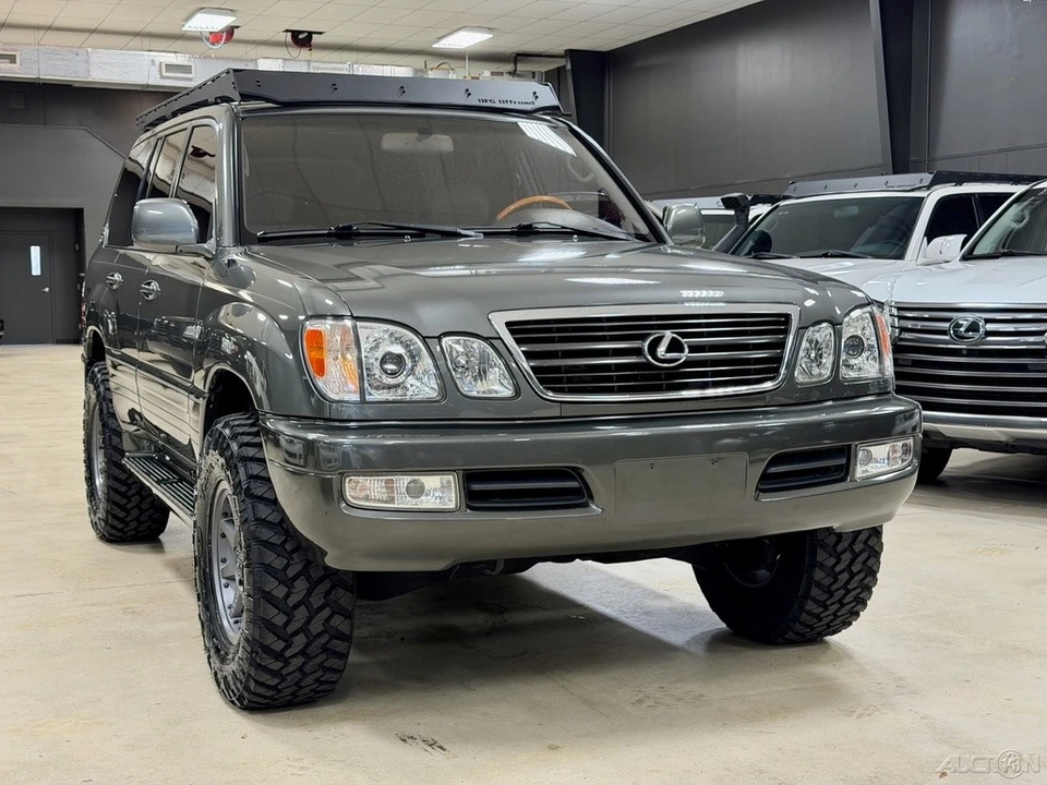 2001 Lexus LX 2nd Gen - Image 5 of 12