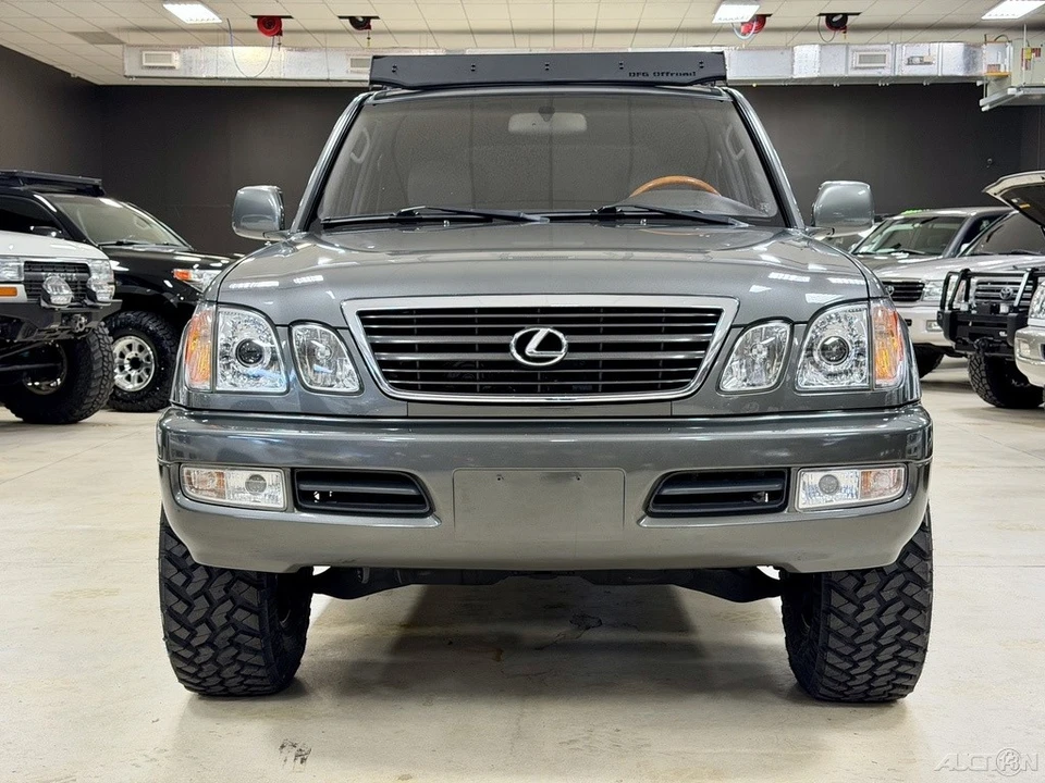 2001 Lexus LX 2nd Gen - Image 4 of 12
