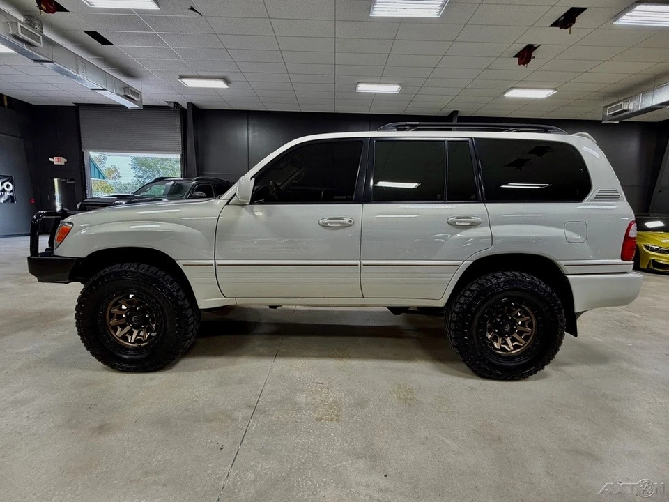 2001 Lexus LX 2nd Gen - Image 4 of 12