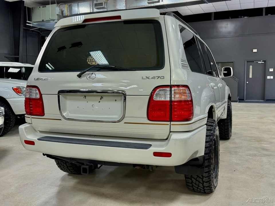 2001 Lexus LX 2nd Gen - Image 8 of 12
