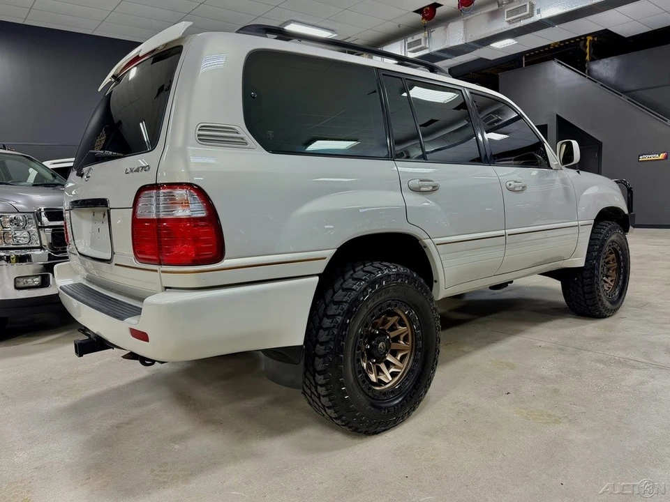 2001 Lexus LX 2nd Gen - Image 12 of 12