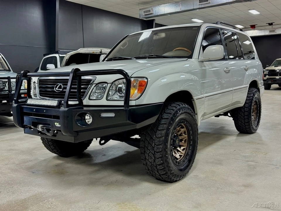 2001 Lexus LX 2nd Gen - Image 2 of 12