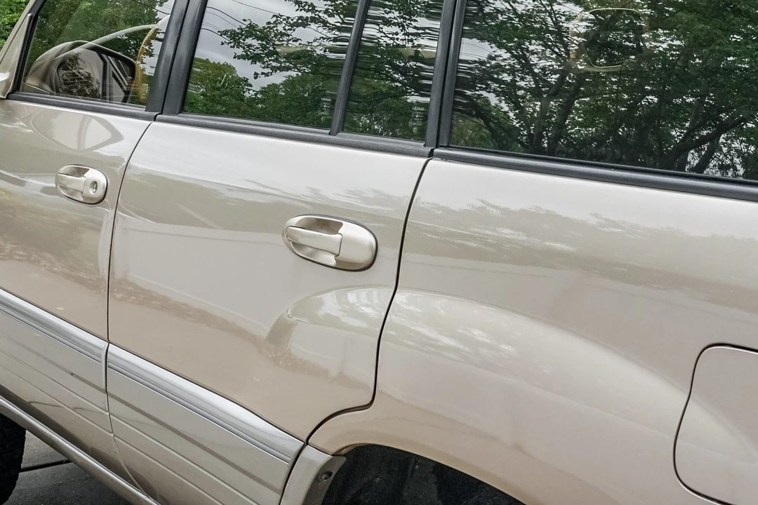 2001 Lexus LX 2nd Gen - Image 20 of 31