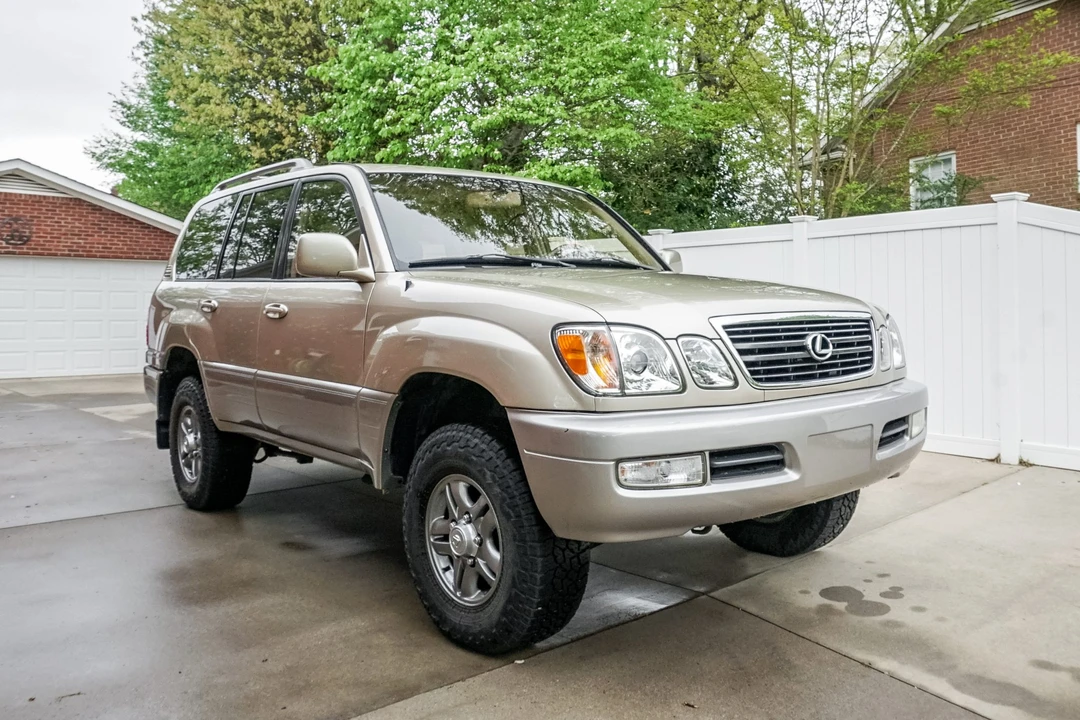 2001 Lexus LX 2nd Gen - Image 7 of 31