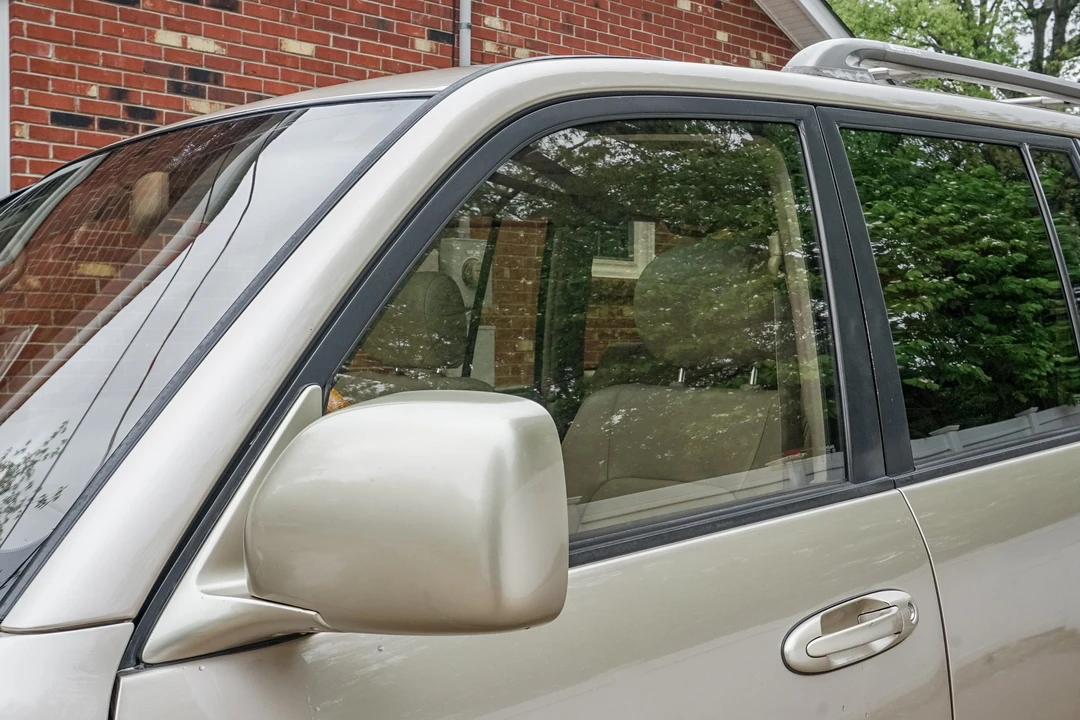 2001 Lexus LX 2nd Gen - Image 30 of 31