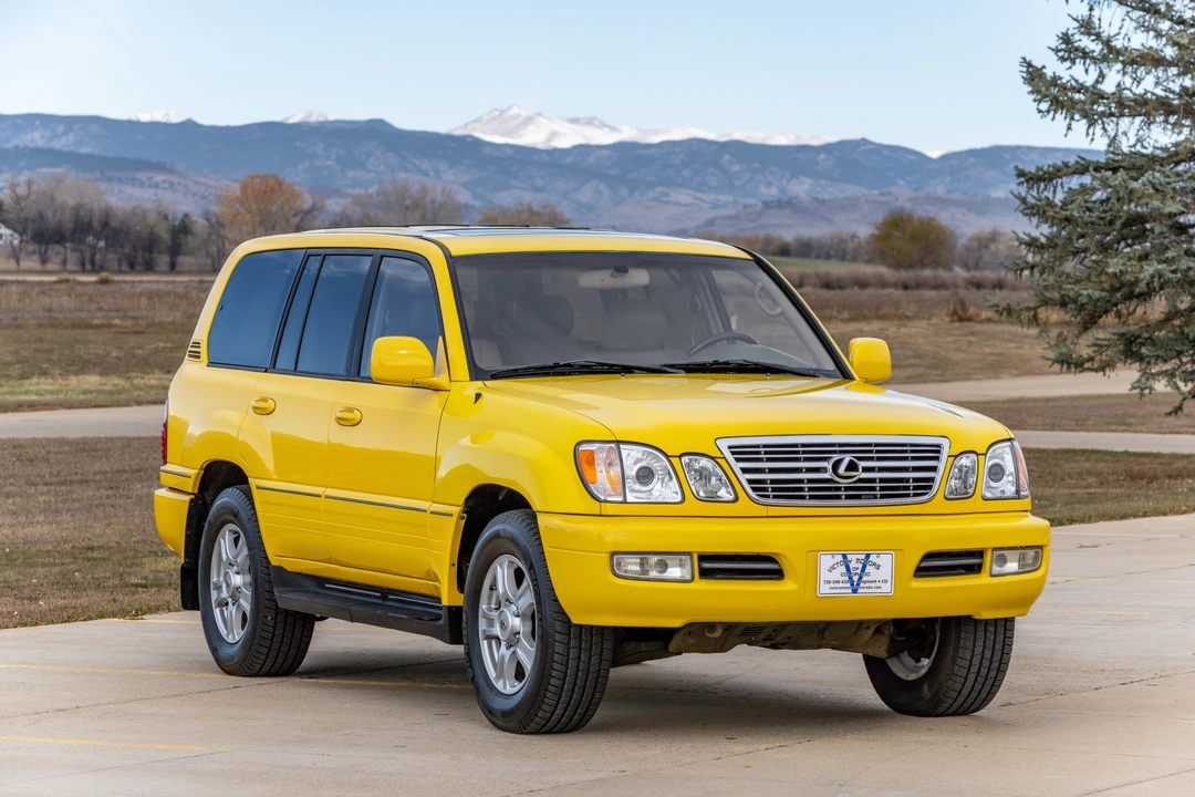 2001 Lexus LX 2nd Gen - Image 8 of 31
