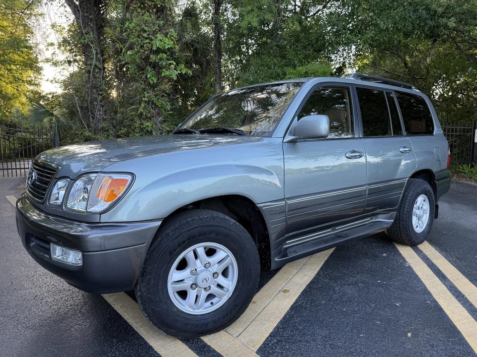 2001 Lexus LX 2nd Gen - Image 2 of 31