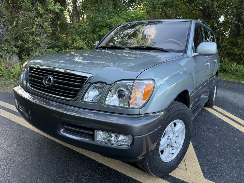 2001 Lexus LX 2nd Gen - Image 6 of 31