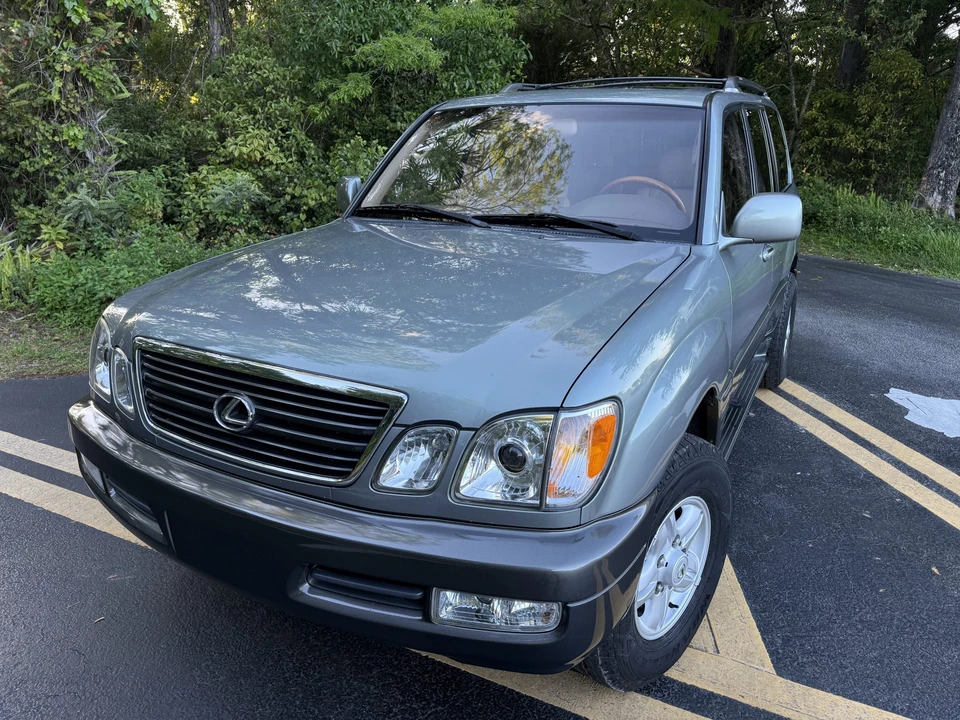 2001 Lexus LX 2nd Gen - Image 7 of 31