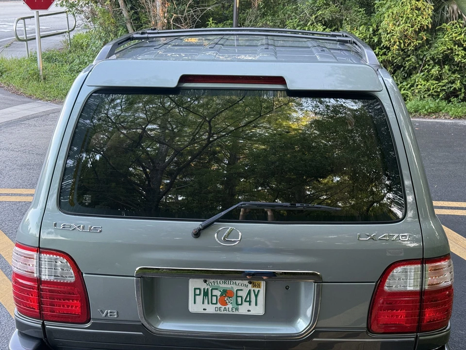 2001 Lexus LX 2nd Gen - Image 20 of 31