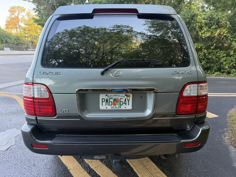 2001 Lexus LX 2nd Gen - Image 21 of 31