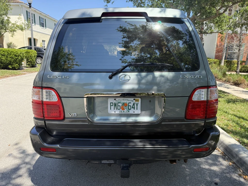 2001 Lexus LX 2nd Gen - Image 22 of 31