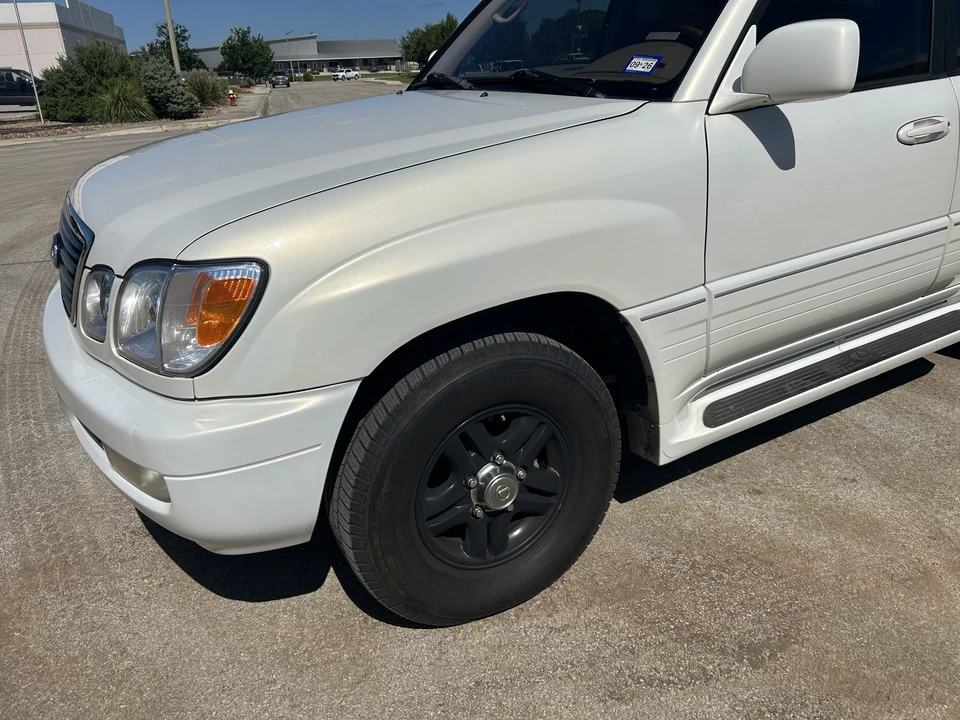 2001 Lexus LX 2nd Gen - Image 20 of 31