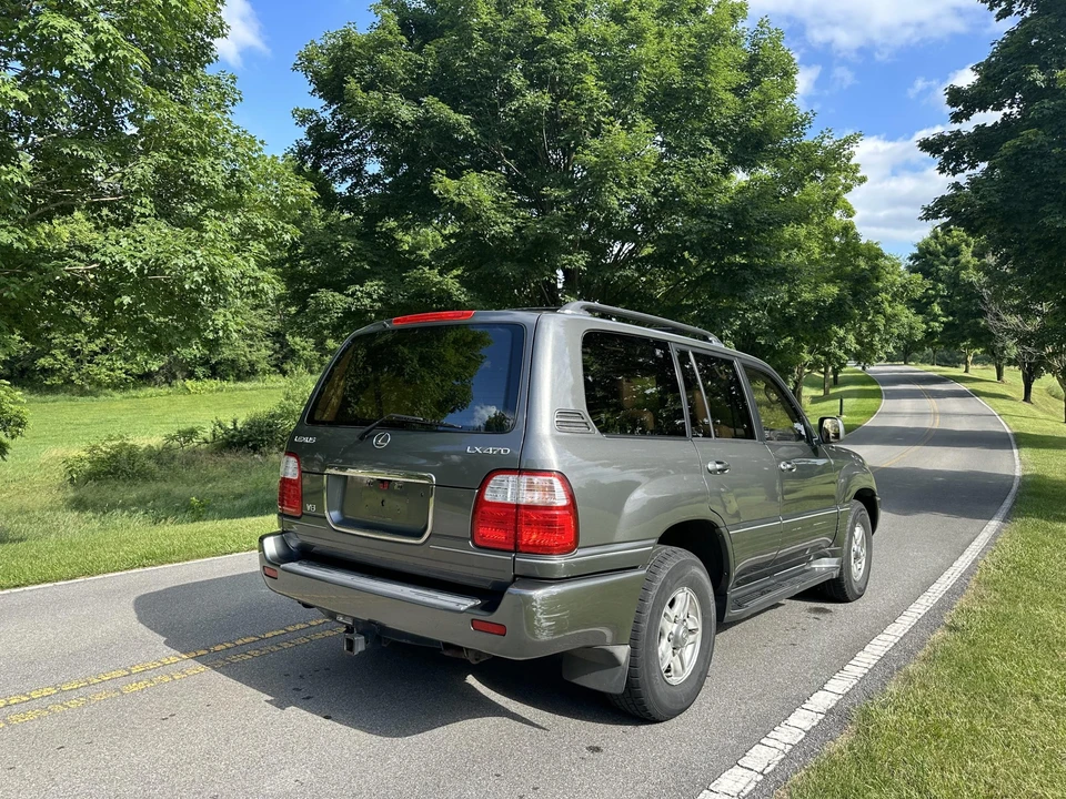 2001 Lexus LX 2nd Gen - Image 30 of 31