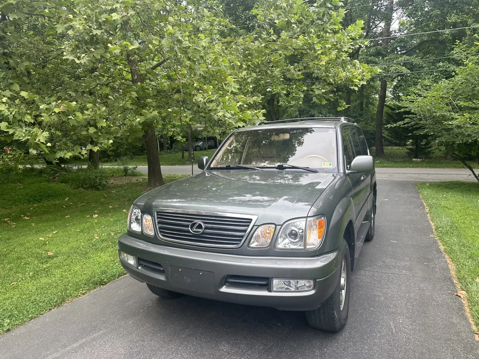 2001 Lexus LX 2nd Gen - Image 6 of 31