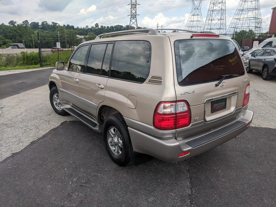 2001 Lexus LX 2nd Gen - Image 8 of 31
