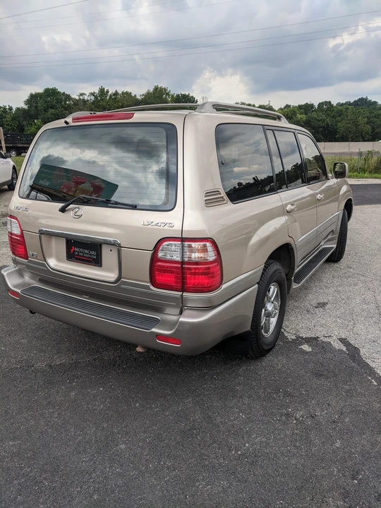 2001 Lexus LX 2nd Gen - Image 20 of 31