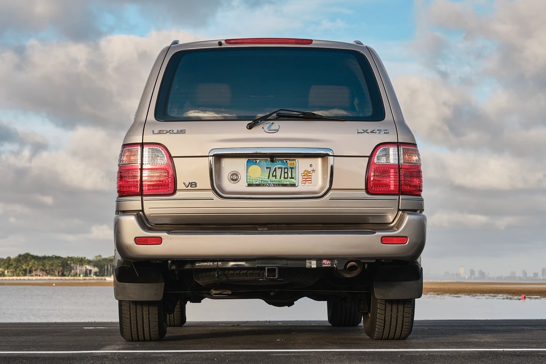 2001 Lexus LX 2nd Gen - Image 31 of 31