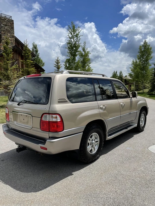 2001 Lexus LX 2nd Gen - Image 16 of 31