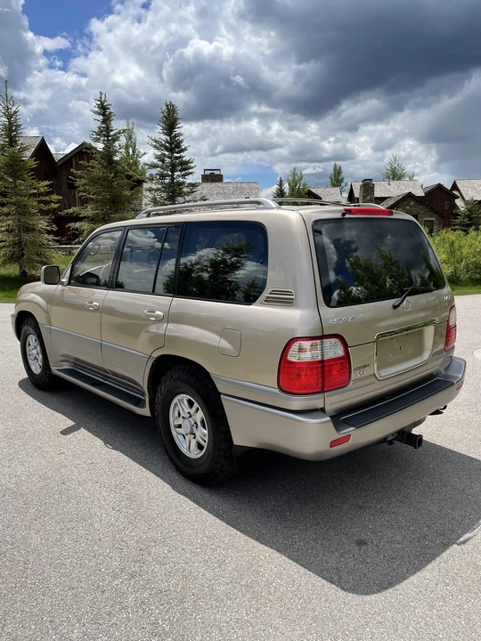 2001 Lexus LX 2nd Gen - Image 13 of 31