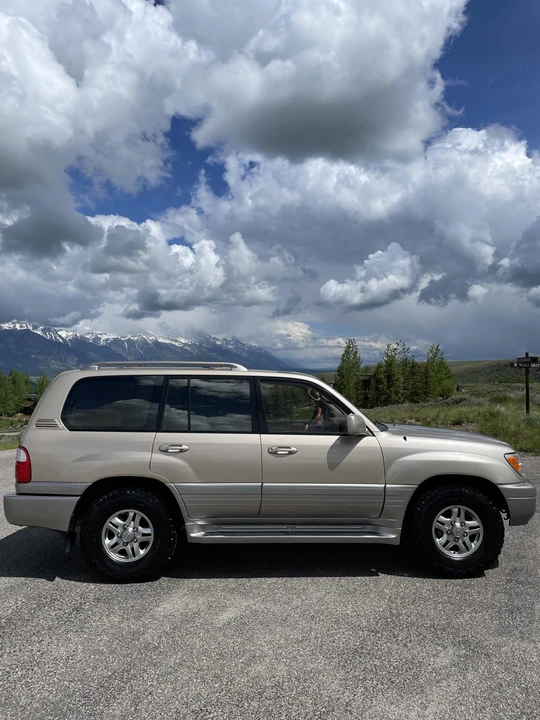 2001 Lexus LX 2nd Gen - Image 20 of 31