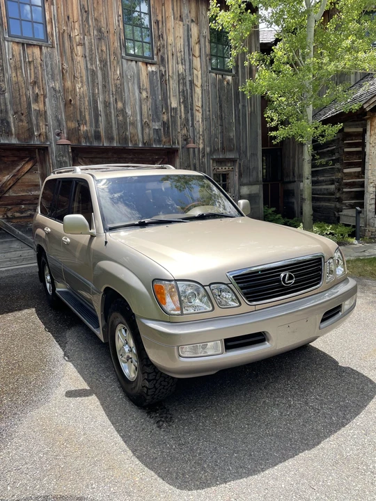 2001 Lexus LX 2nd Gen - Image 27 of 31