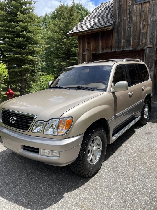 2001 Lexus LX 2nd Gen - Image 4 of 31