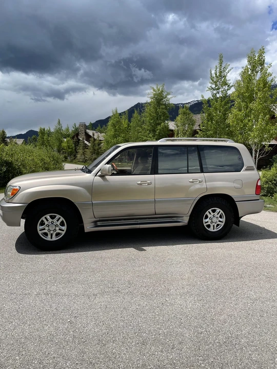 2001 Lexus LX 2nd Gen - Image 9 of 31