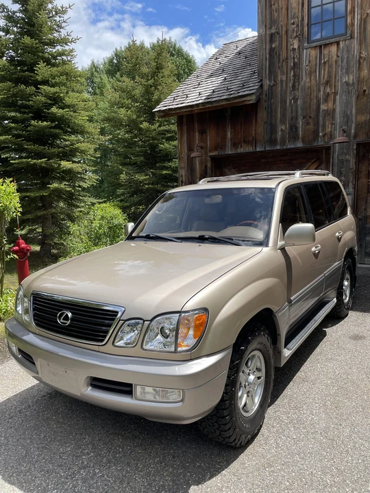 2001 Lexus LX 2nd Gen - Image 5 of 31