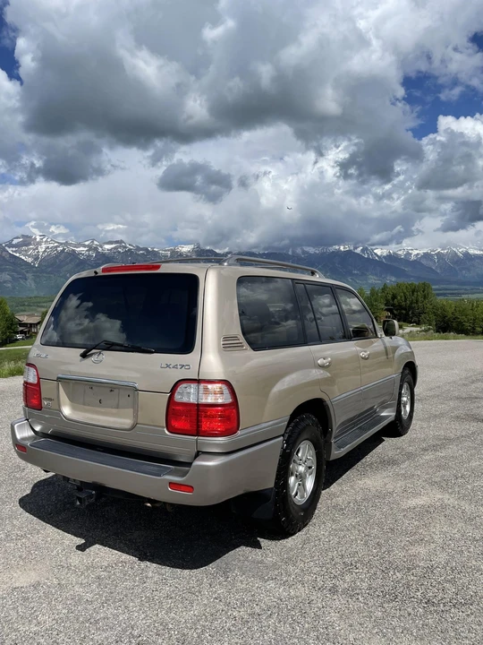 2001 Lexus LX 2nd Gen - Image 17 of 31