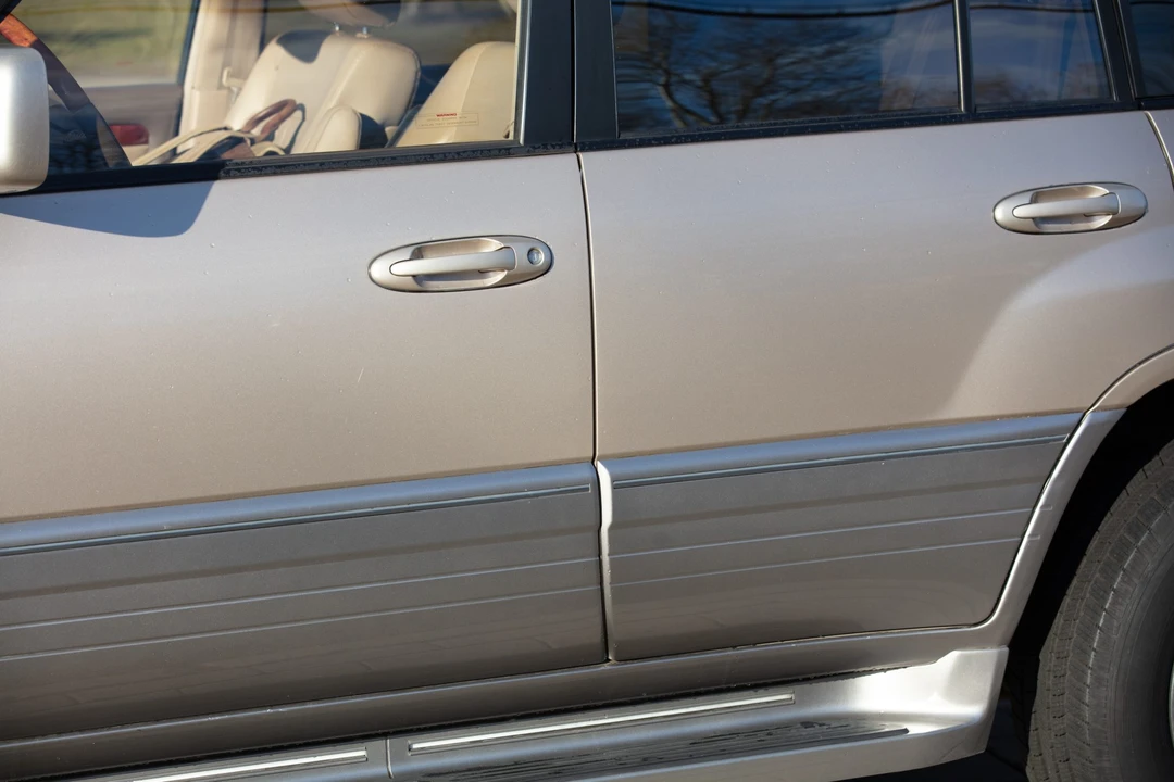 2001 Lexus LX 2nd Gen - Image 22 of 31