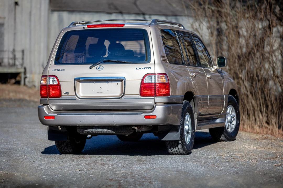 2001 Lexus LX 2nd Gen - Image 7 of 31