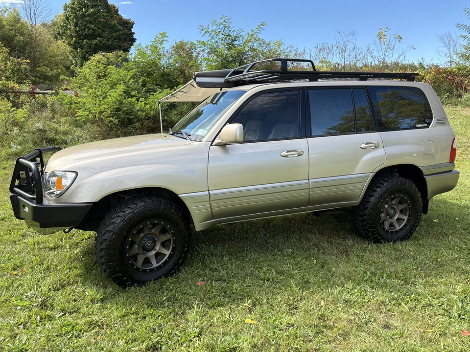 2001 Lexus LX 2nd Gen - Image 14 of 31