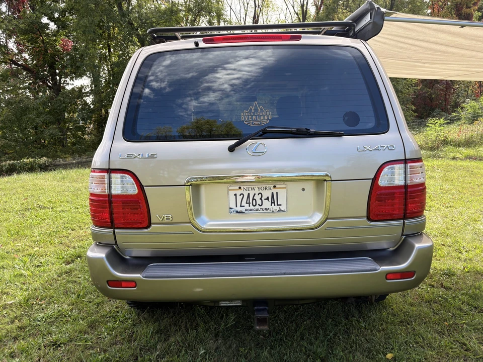 2001 Lexus LX 2nd Gen - Image 10 of 31