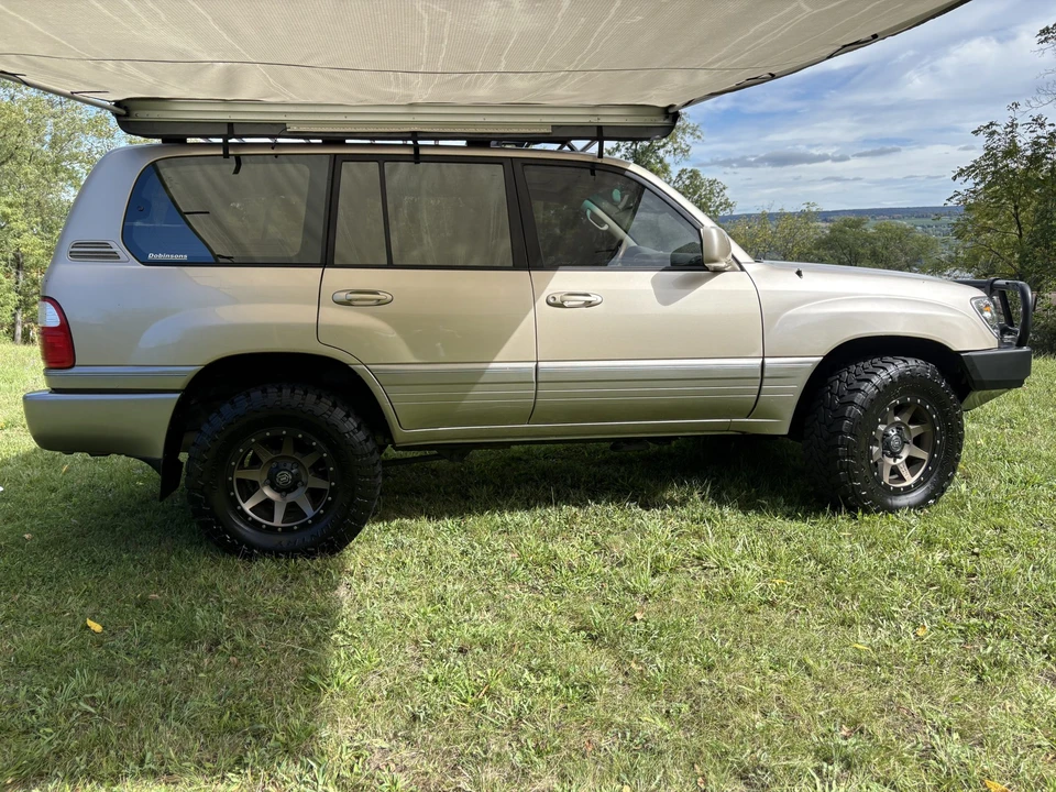 2001 Lexus LX 2nd Gen - Image 20 of 31