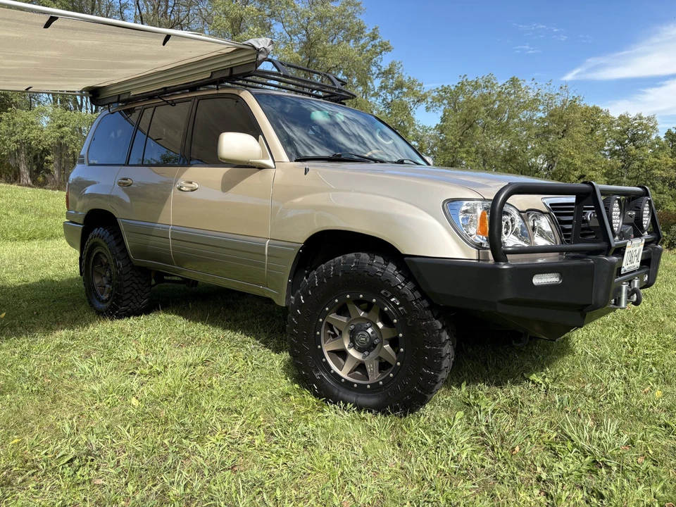 2001 Lexus LX 2nd Gen - Image 18 of 31