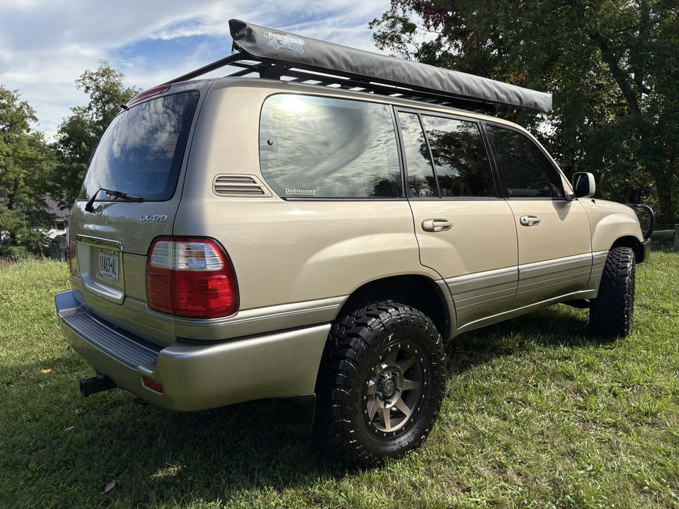 2001 Lexus LX 2nd Gen - Image 8 of 31