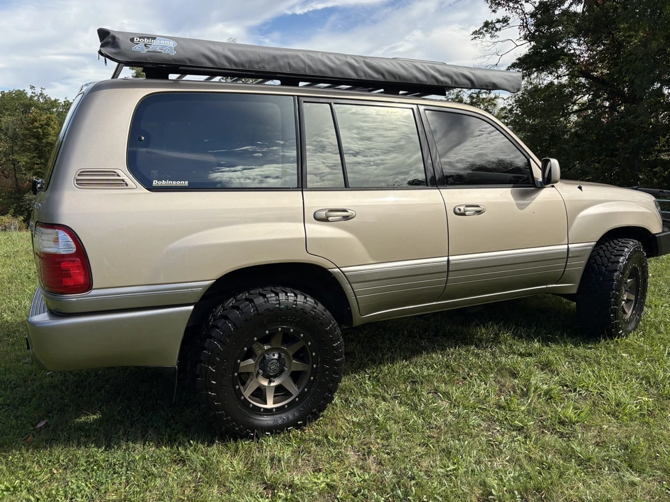 2001 Lexus LX 2nd Gen - Image 7 of 31