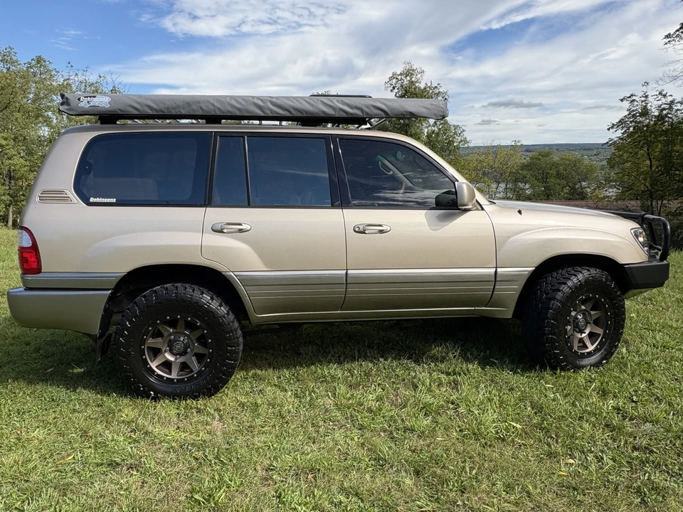 2001 Lexus LX 2nd Gen - Image 6 of 31