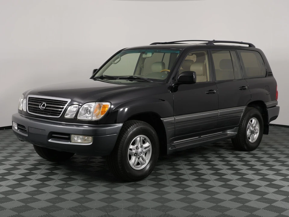 2001 Lexus LX 2nd Gen - Image 2 of 31