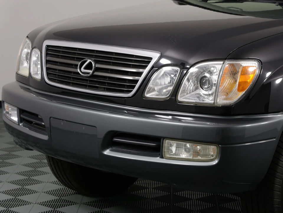 2001 Lexus LX 2nd Gen - Image 22 of 31